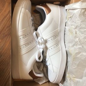 Adidas Superstar white and gold